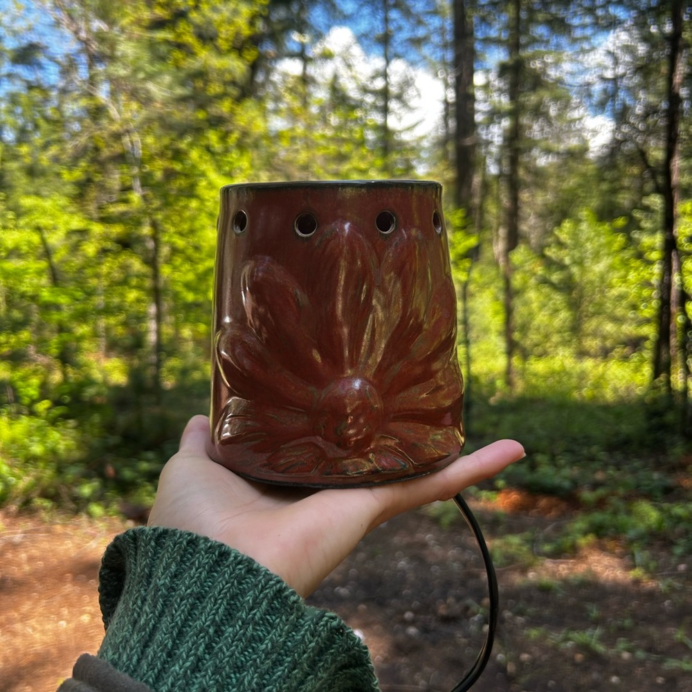 Vintage brown floral ceramic electric warmer
